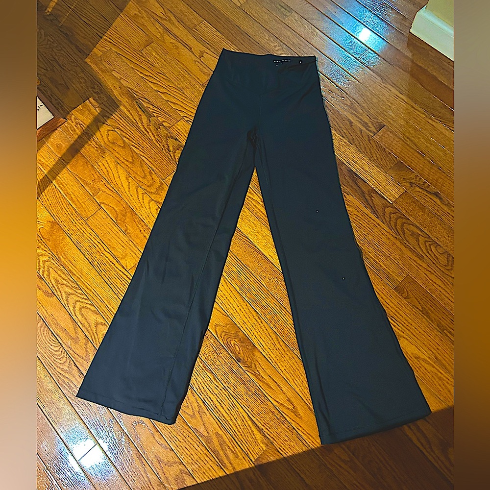 Bellbottom leggings